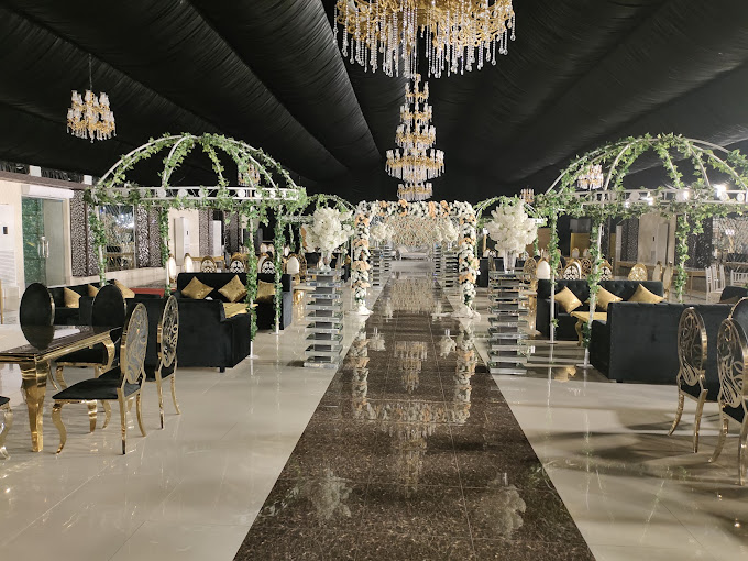 Cover image of Classic Grand Marquee